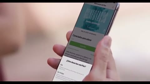 Beat 15: Hands and phone