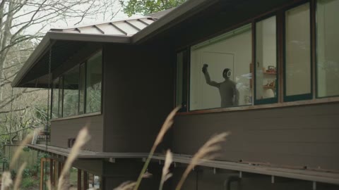 Beat 8: House exterior