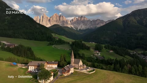 Beat 25: Dolomites village