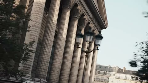 Beat 4: Columns and lamp