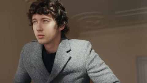 Beat 6: Grey coat portrait