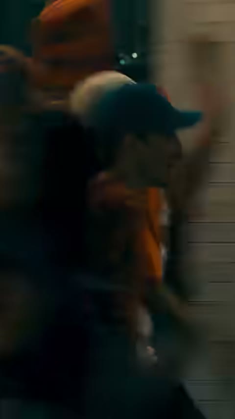 Beat 7: Runners in orange