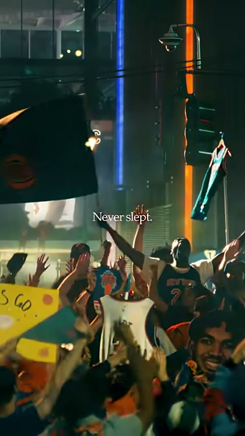 Beat 12: Crowd and screen